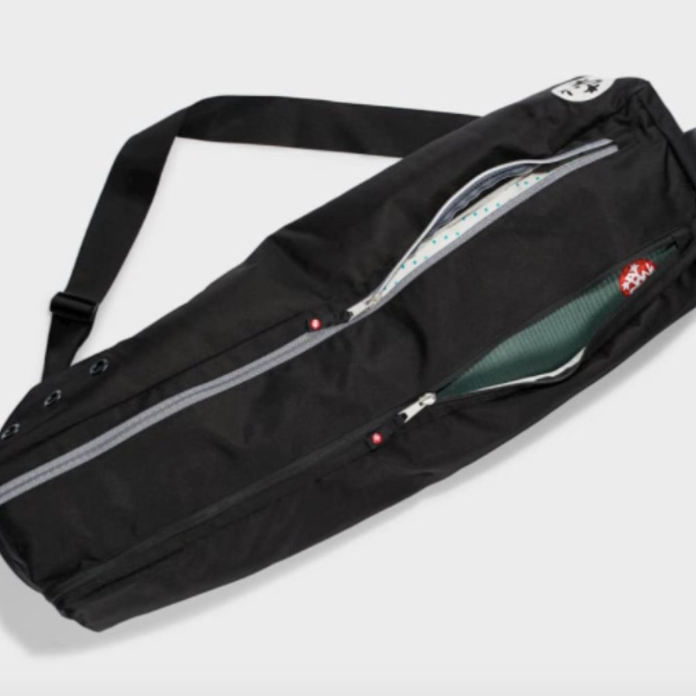 NWT Manduka GO steady mat carrier in black